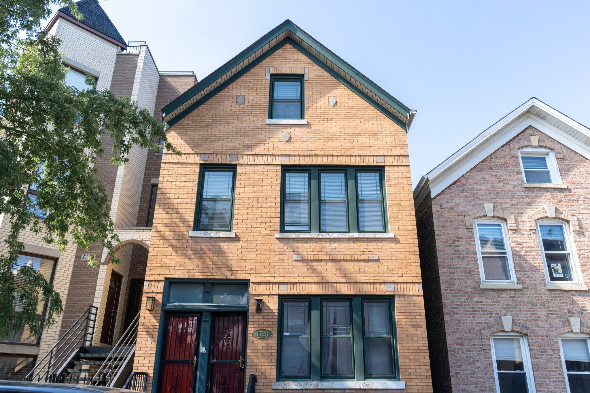 Building Photo - 1720 W Beach Ave