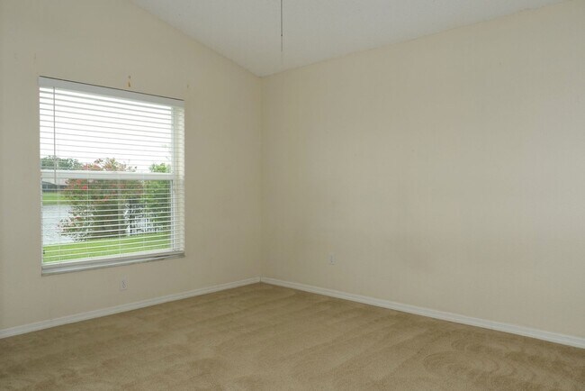 Building Photo - Beautiful, 3/2, single family, waterfront ...
