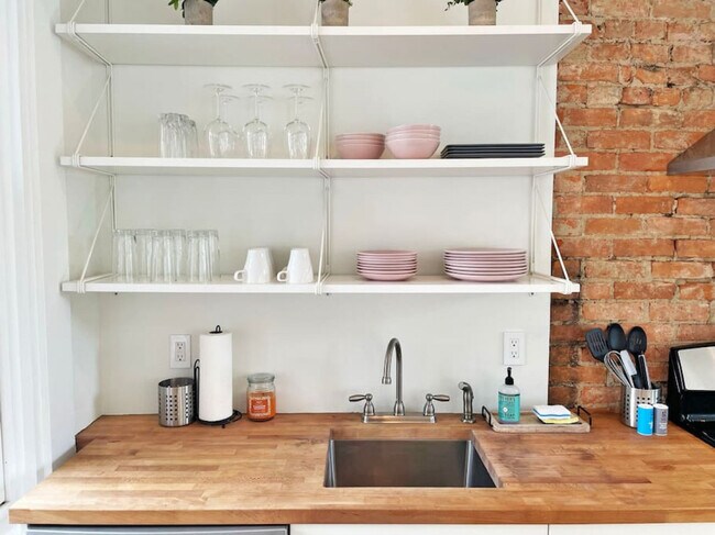 Building Photo - 1806 Republic St