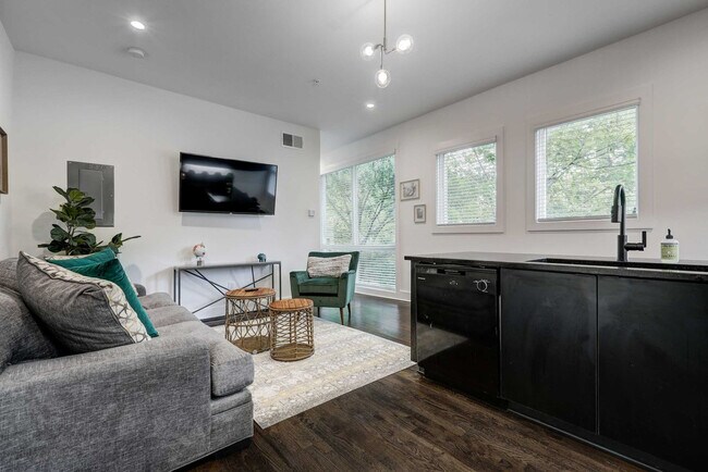 Building Photo - 940 Piedmont Ave NE