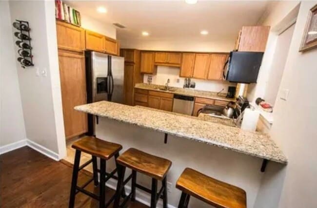 Building Photo - 4204 Maplewood Ct