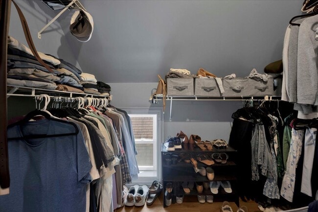 Building Photo - 1728 N Wood St