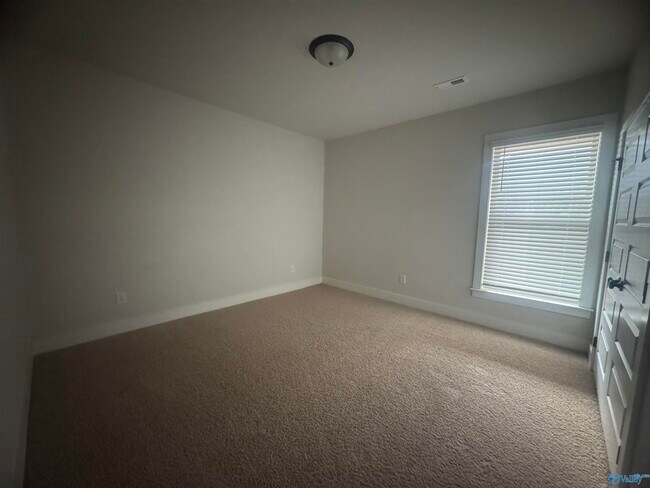 Building Photo - 117 Innocent Trl