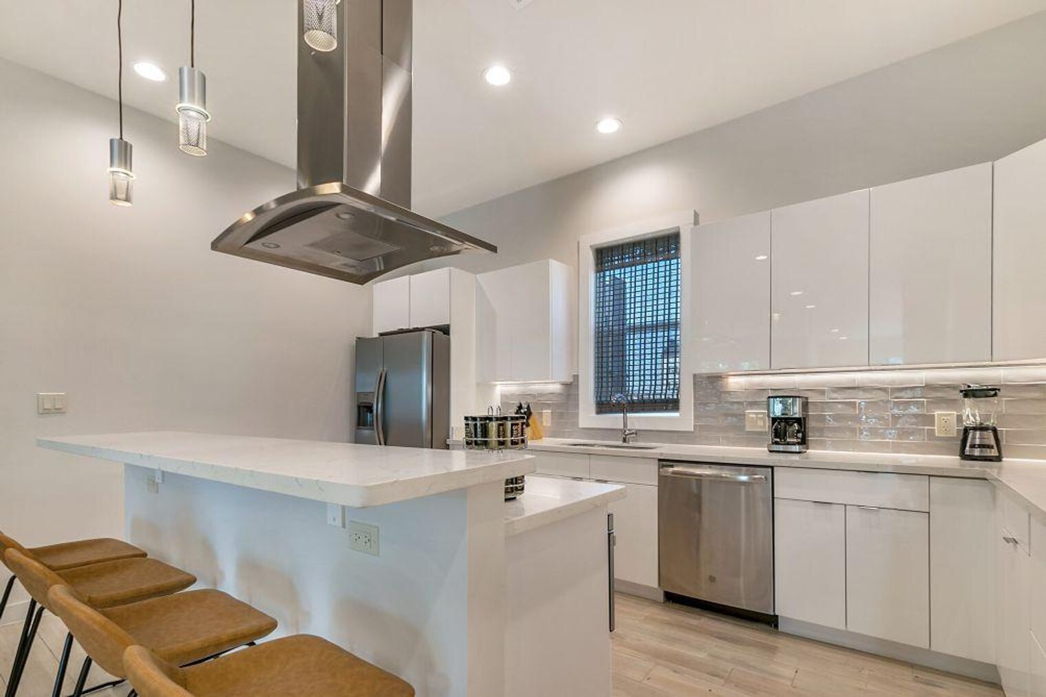 Building Photo - 3737 Bienville Ave