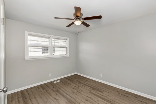 Building Photo - 4318 Balwin Dr SW