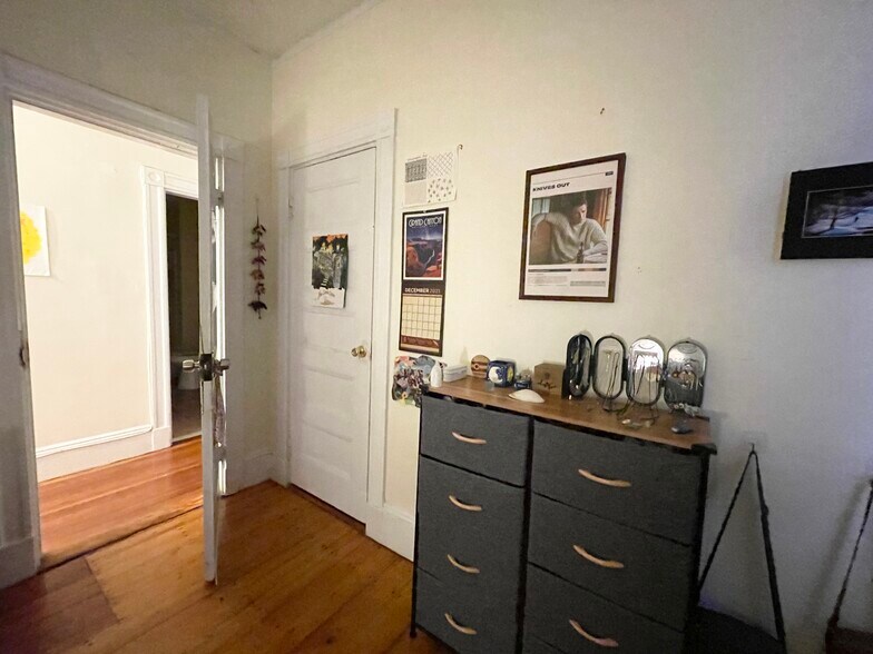 Building Photo - 55 Calumet St