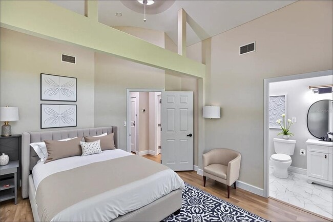 Building Photo - 453 41st Ave S