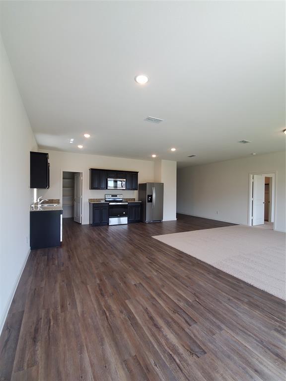 Building Photo - 712 Peach Tree Ln