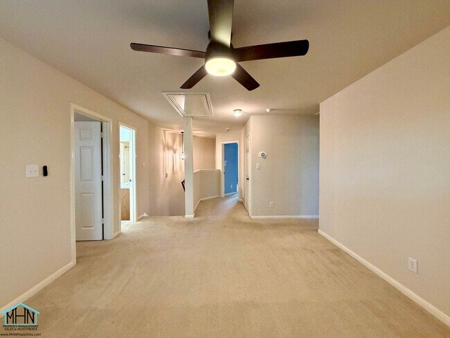 Building Photo - 518 Willow Grove Dr