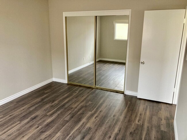 Building Photo - Remodeled 2 Bedroom 1 Bath