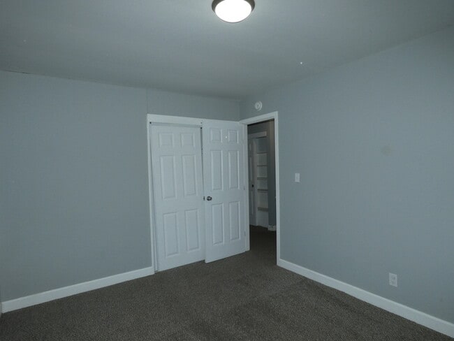 Building Photo - Home in Park Hill School District!