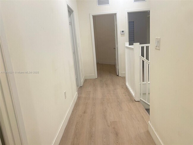 Building Photo - 15861 NW 90th Ct