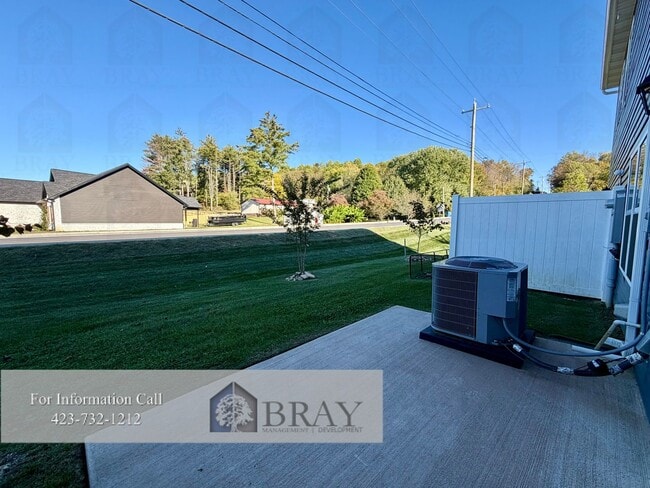 Building Photo - New 3BR Townhome in Saylor’s Place – Moder...