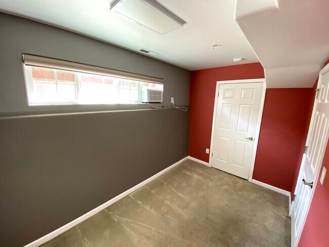 Building Photo - 624 Antioch Terrace