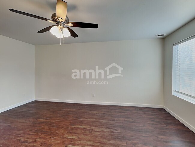 Building Photo - 96 W White Sands Dr