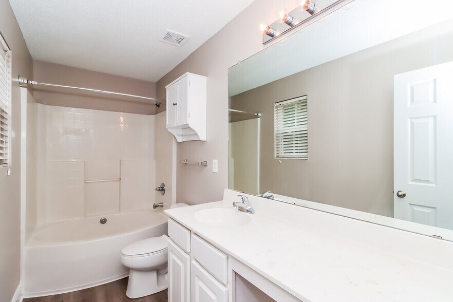 Building Photo - 12332 Cumberland Cove Dr