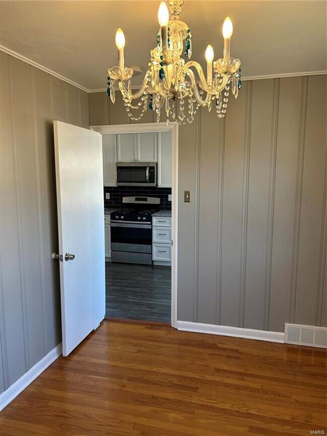 Building Photo - 7227-7229 Balson