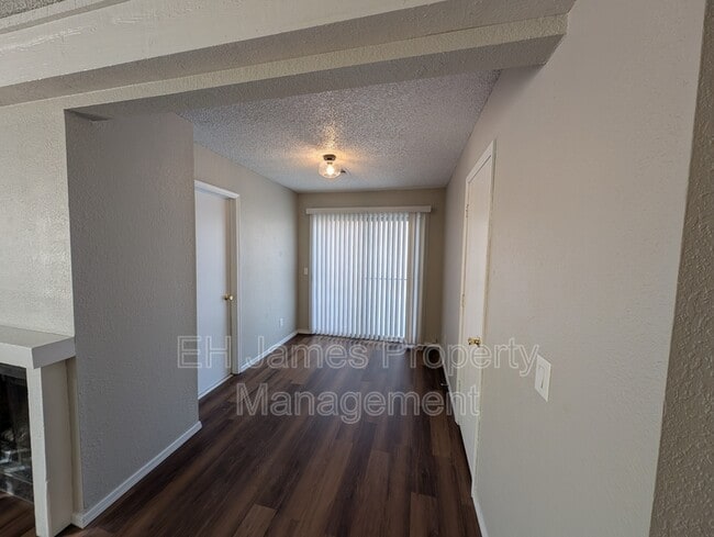 Building Photo - 11031 E 14th Ct