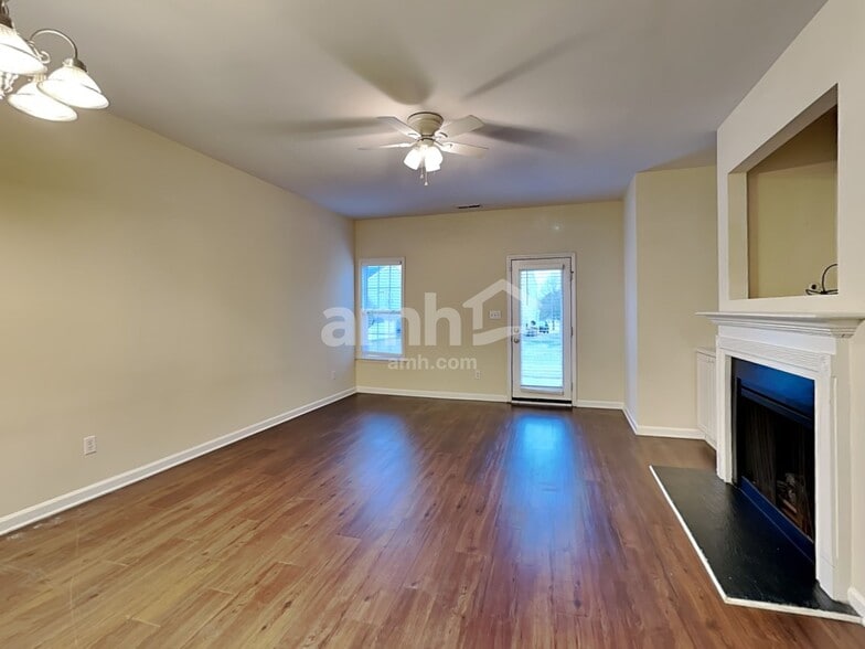 Building Photo - 129 Buchanan Ln