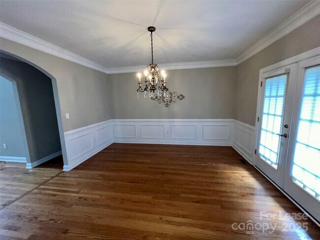 Building Photo - 4432 Shannamara Dr