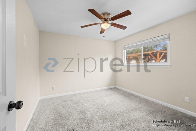 Building Photo - 1821 Debonaire Dr