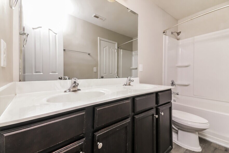 Building Photo - 8007 Spiderlily Ct