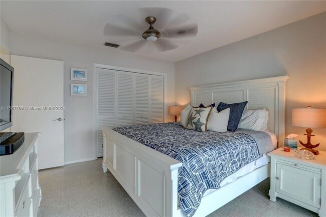 Building Photo - 5450 N Ocean Blvd