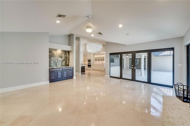 Building Photo - 1180 Manor Ct