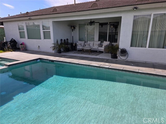 Building Photo - 15895 Green Acres Ct