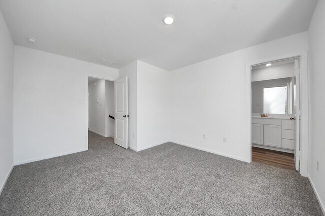 Building Photo - 1027 Moon Drop Ln