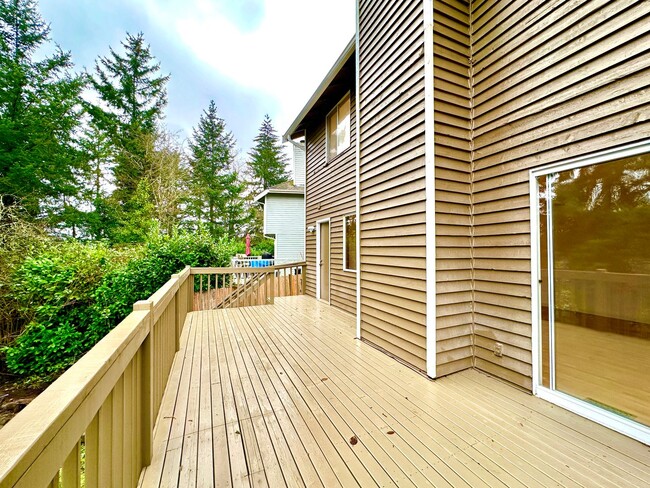 Building Photo - 4bd/2.5ba Renton Home