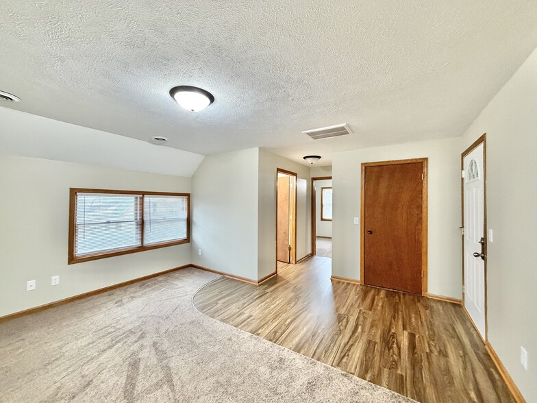 Building Photo - 167 S Jackson St