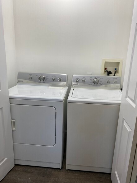 Building Photo - 3001 Underwood St