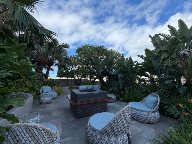 Building Photo - PARTIALLY FURNISHED, 3 BEDROOM, 3 BATHROOM, 2 PARKING (ONE ALA MOANA)
