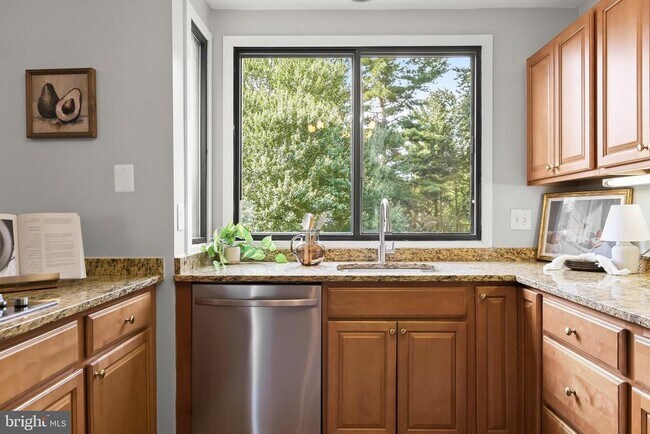 Building Photo - 5 Whitebridge Ct