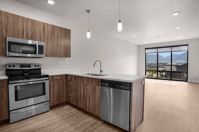 Building Photo - Gardner Station