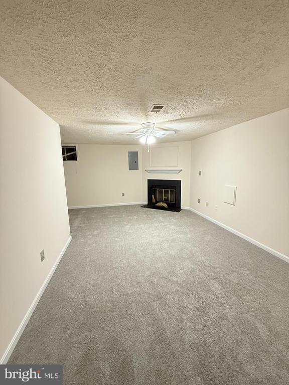 Building Photo - 15066 Maple Glen Ct