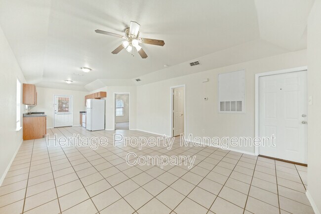 Building Photo - 236 Rosalie Dr