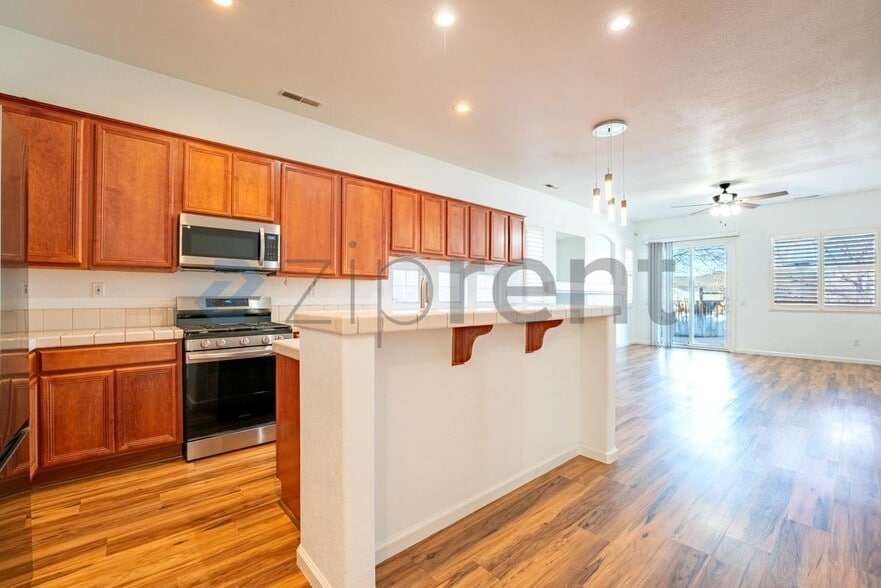 Building Photo - 7421 Earlsmoore Dr