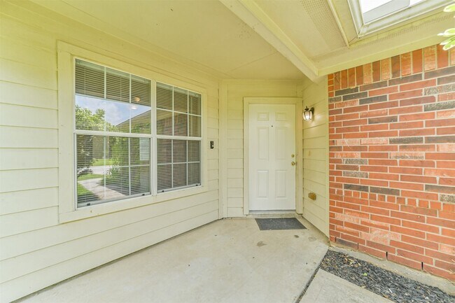 Building Photo - 33318 Cottonwood Bend