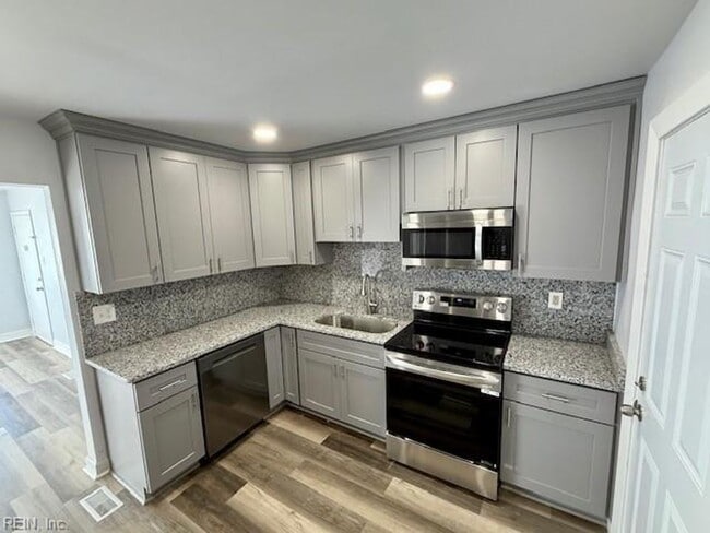 Building Photo - FOR RENT NORFOLK!!