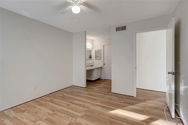Building Photo - 14130 Rosemary Ln