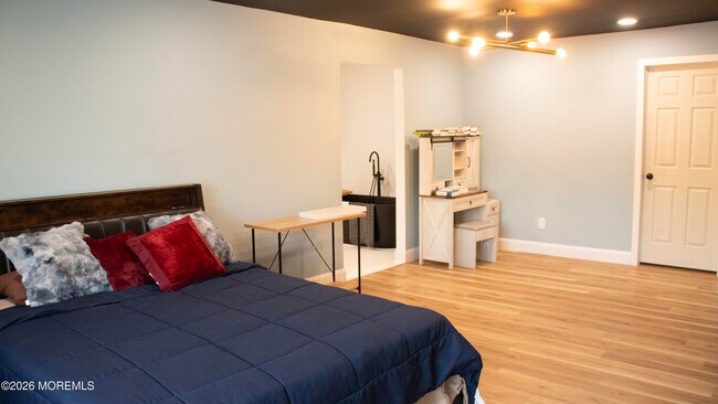 Building Photo - 930 Fairview Dr