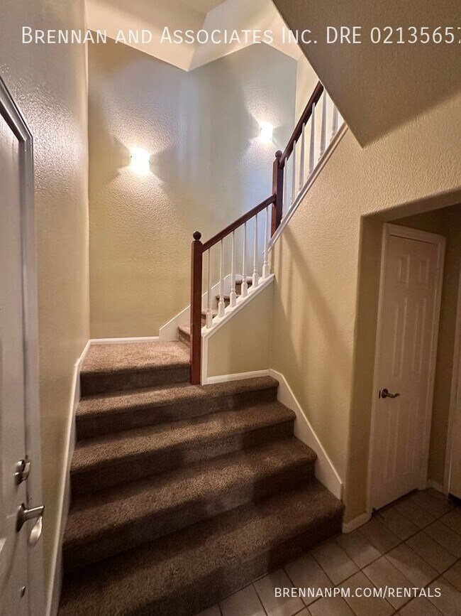 Building Photo - 2728 Farragut Rd