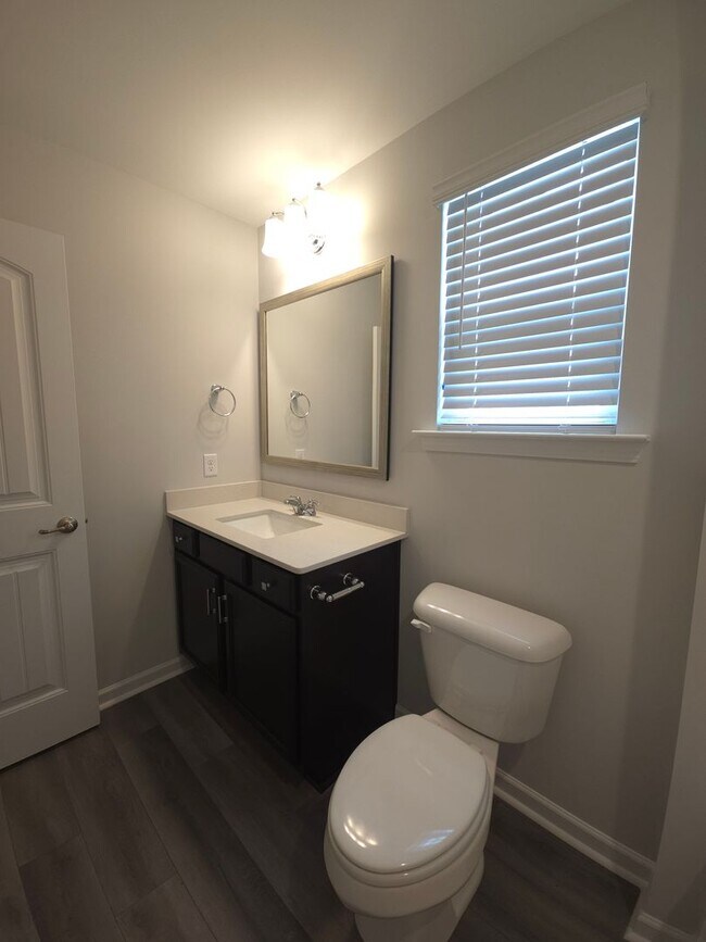 Building Photo - 101 Fenway St