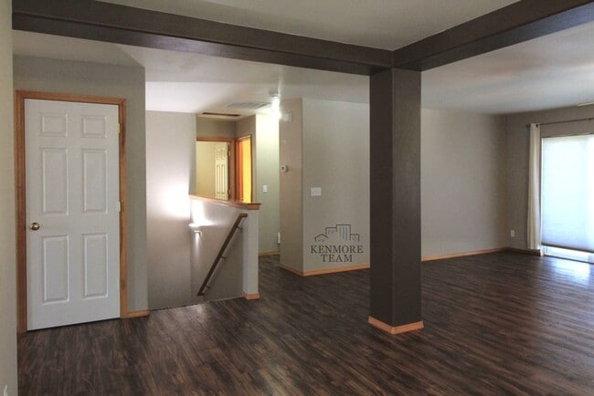 Building Photo - 4108 S Waverly Pl