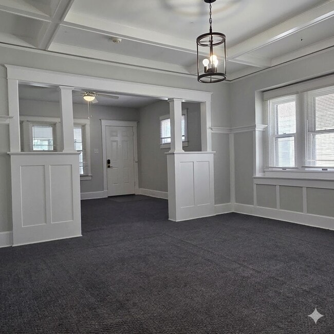Building Photo - 3031 Boulevard Pl
