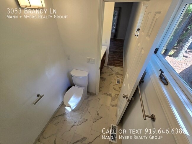 Building Photo - 3053 Brandy Ln