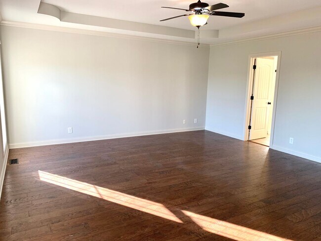 Building Photo - 1533 Edgewater Ln