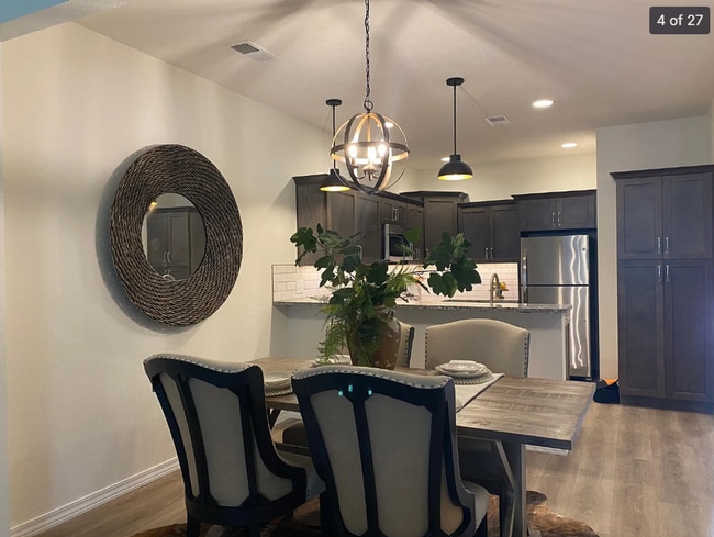 Building Photo - NEW LUXURY 2 BED 2 BATH 1 CAR GARAGE DUPLEX